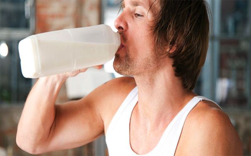 Nam giứoi uống sữa đậu nành có tốt không