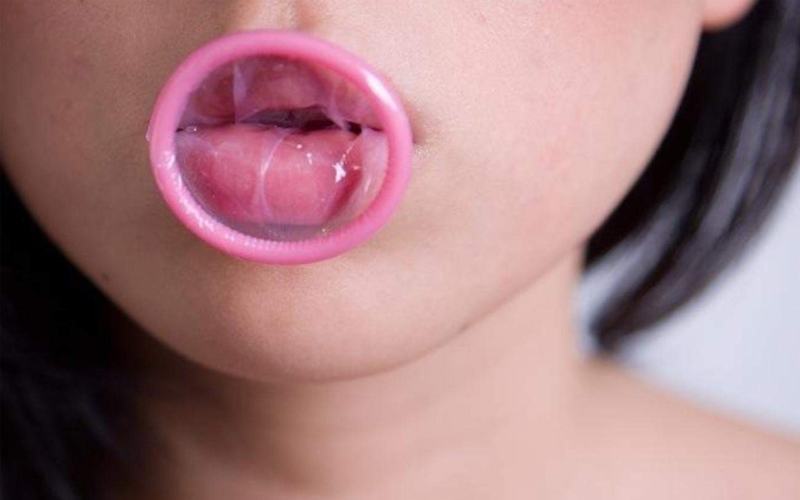 khi dùng miệng ngậm trực tiếp và đeo , bạn chỉ nên sử dụng các loại bao thông dụng