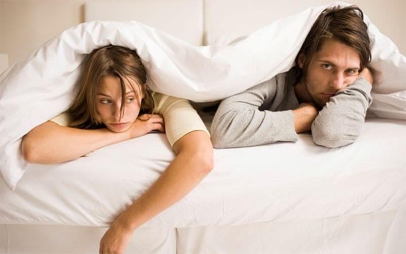 Đau bụng sau khi quan hệ do thâm nhập quá sâu