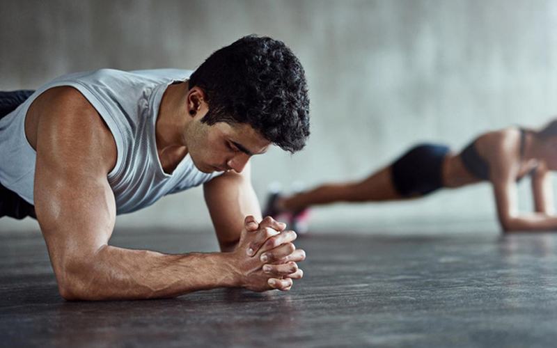 Chọn cho mình một môn thể thao để luyện tập mỗi ngày hoặc dành ra 30 phút để đi bộ giúp cho hệ tim mạch có thể hoạt động tốt hơn