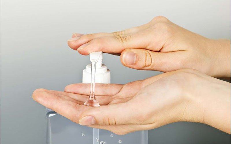 Bạn nên chọn chất bôi trơn gốc nước để tránh các kích ứng liên quan cho lỗ nhị