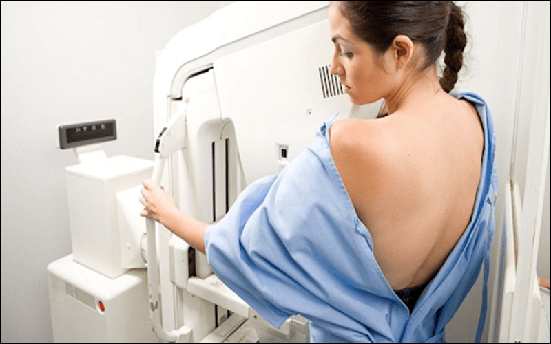 việc phát hiện sớm ung thư vú, điều trị kịp thời là an toàn cho sức khỏe, đồng thời cũng là vấn đề quan trọng nhất