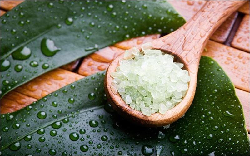 Tắm với muối Epsom có ​​thể giúp giảm đau hoặc viêm đầu dương vật. 